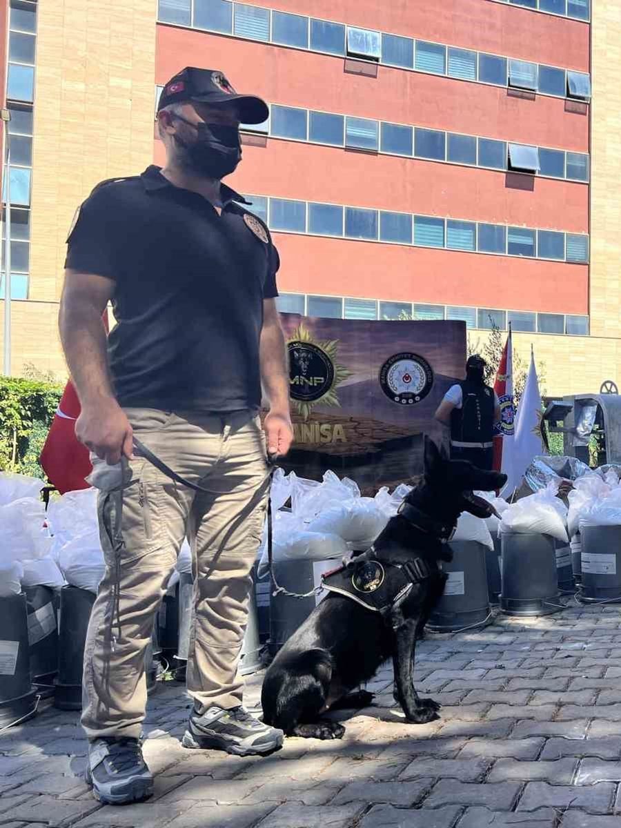 Manisa’da tarihi uyuşturucu operasyonu: Piyasa değeri yaklaşık 1 milyar TL