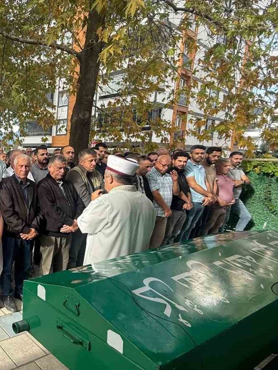 22 günlük yaşam mücadelesini kaybeden İHA telifli muhabiri son yolculuğuna uğurlandı