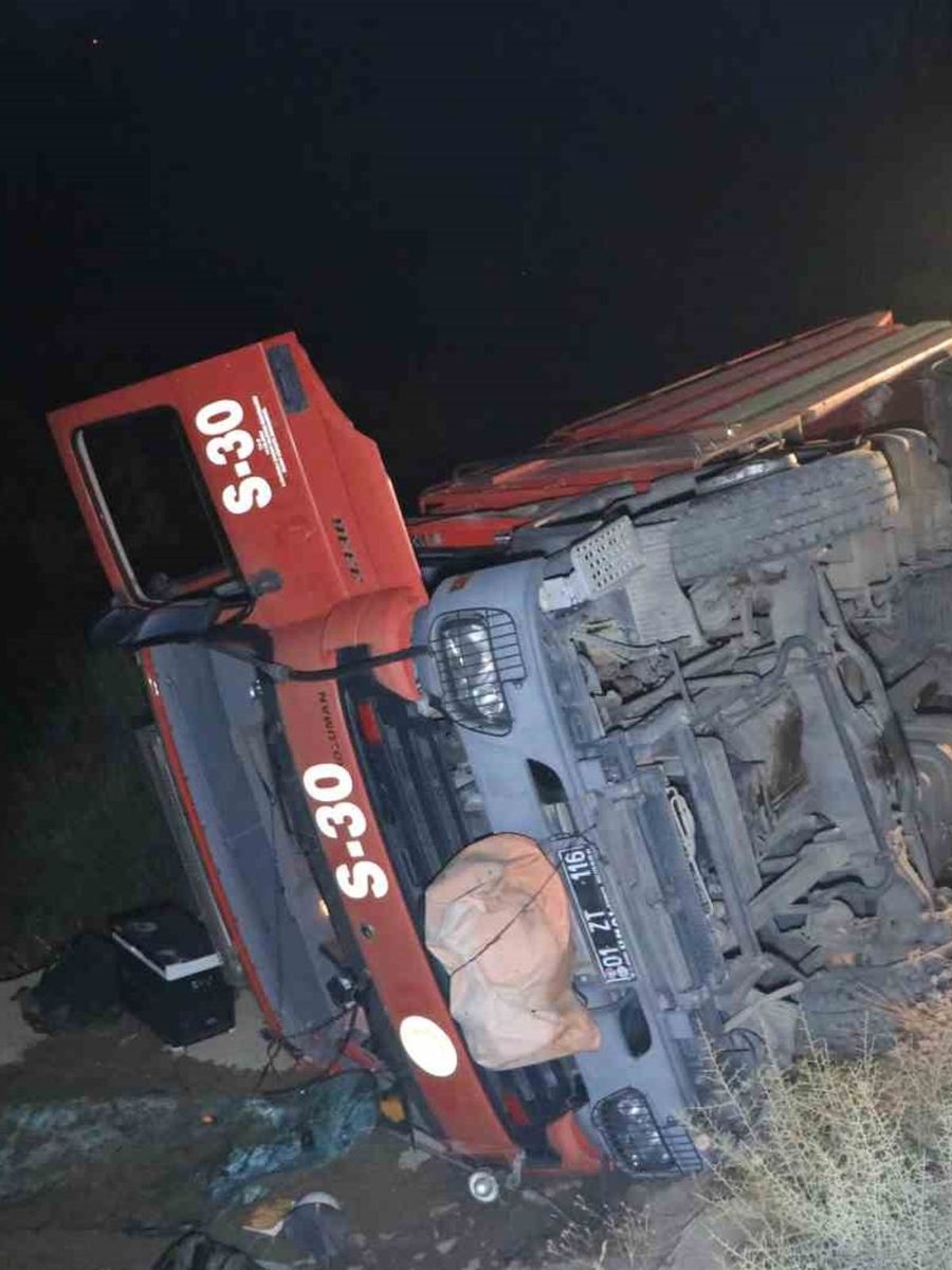 Orman yangınına müdahale eden arazöz devrildi: 2 işçi yaralandı