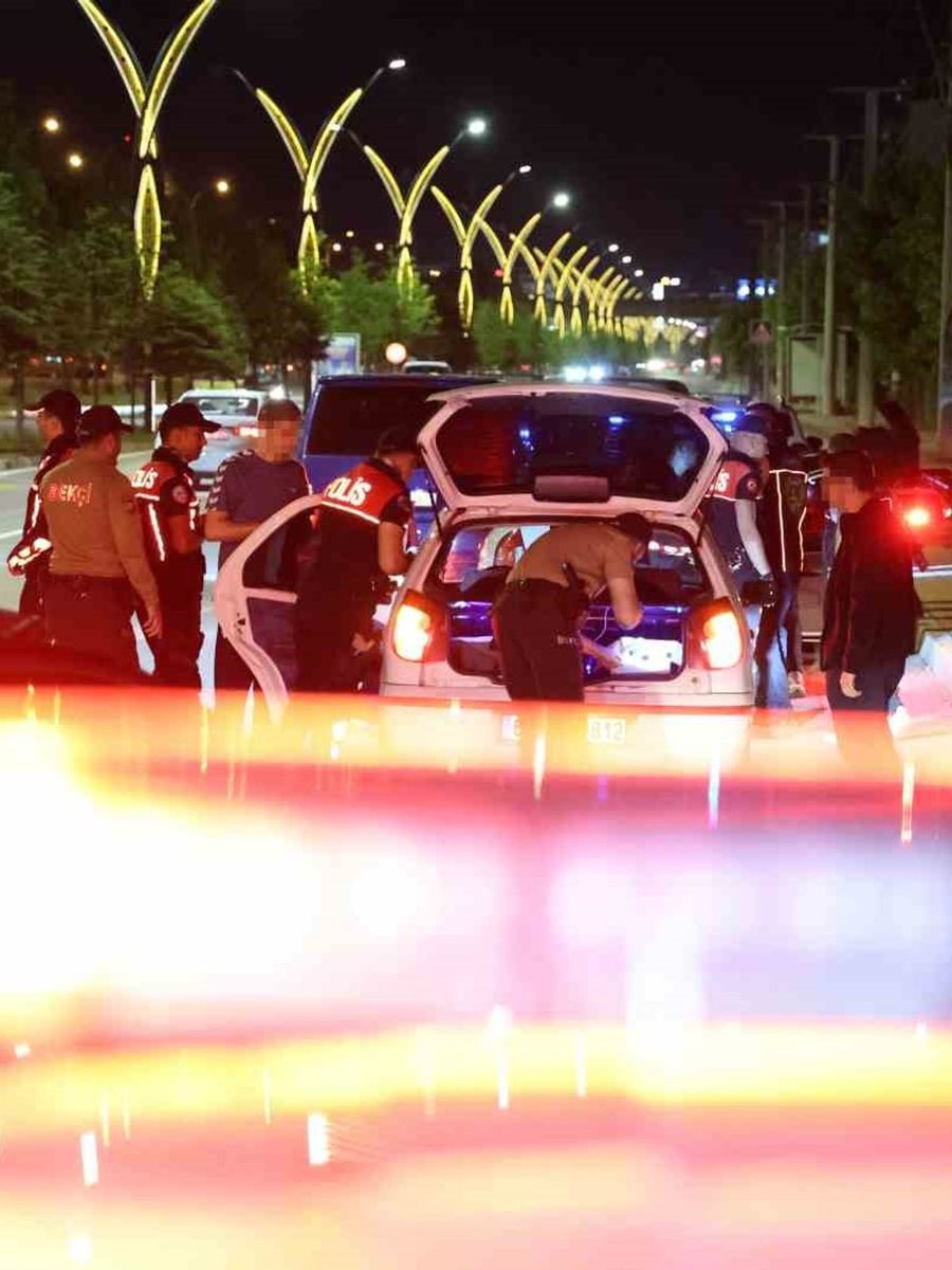 Aksaray’da araç ve şahıslar didik didik aranıyor