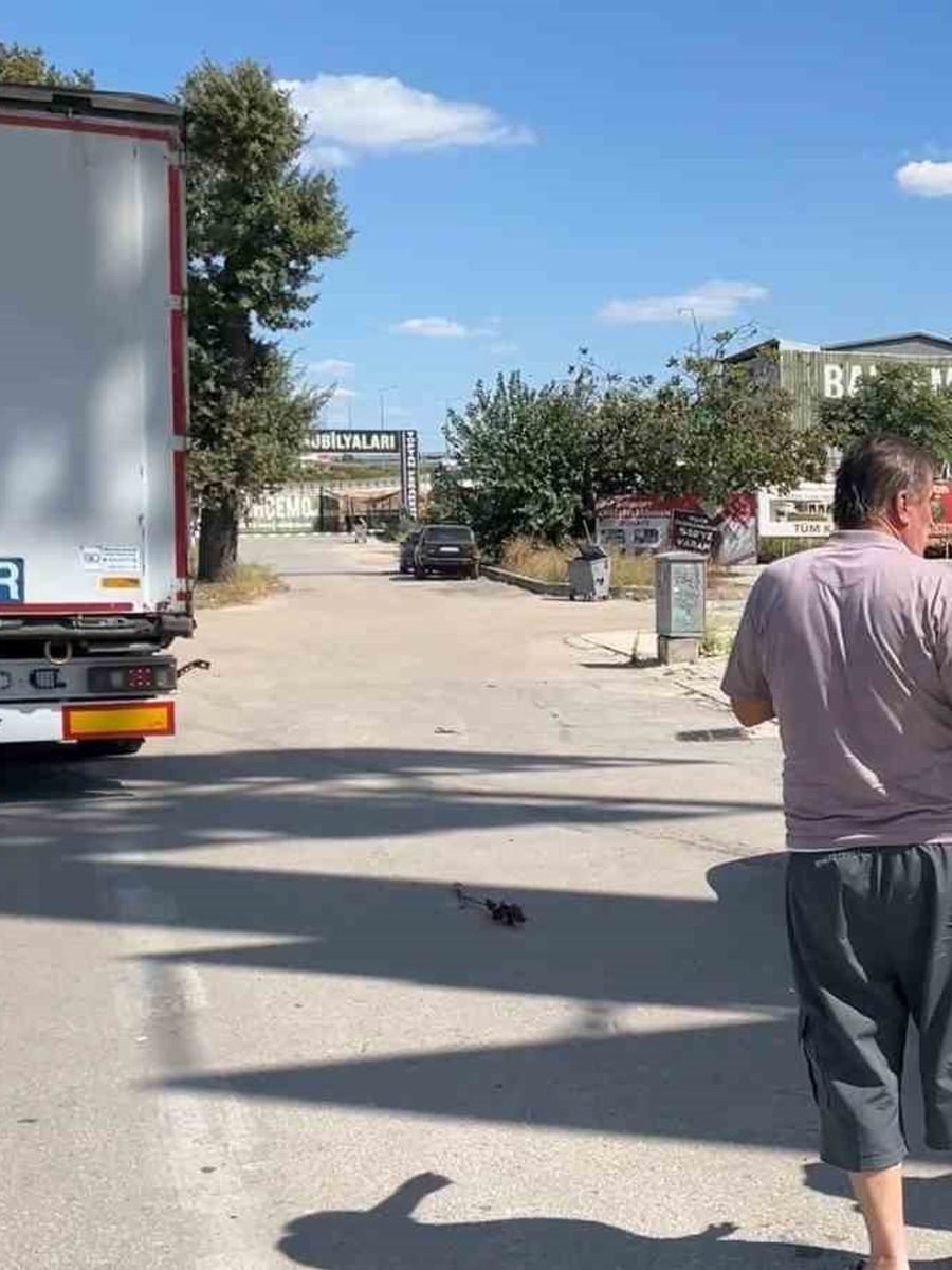 İzin belgesi olmayan tır ve kamyonlar polisten kaçamadı