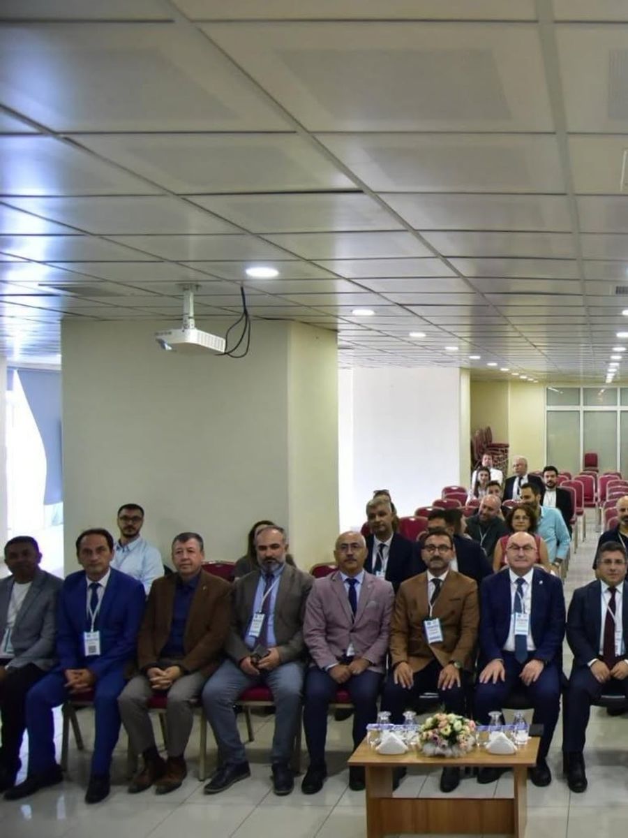 Burhaniye Uluslararası Bilim Kongresine ev sahipliği yaptı