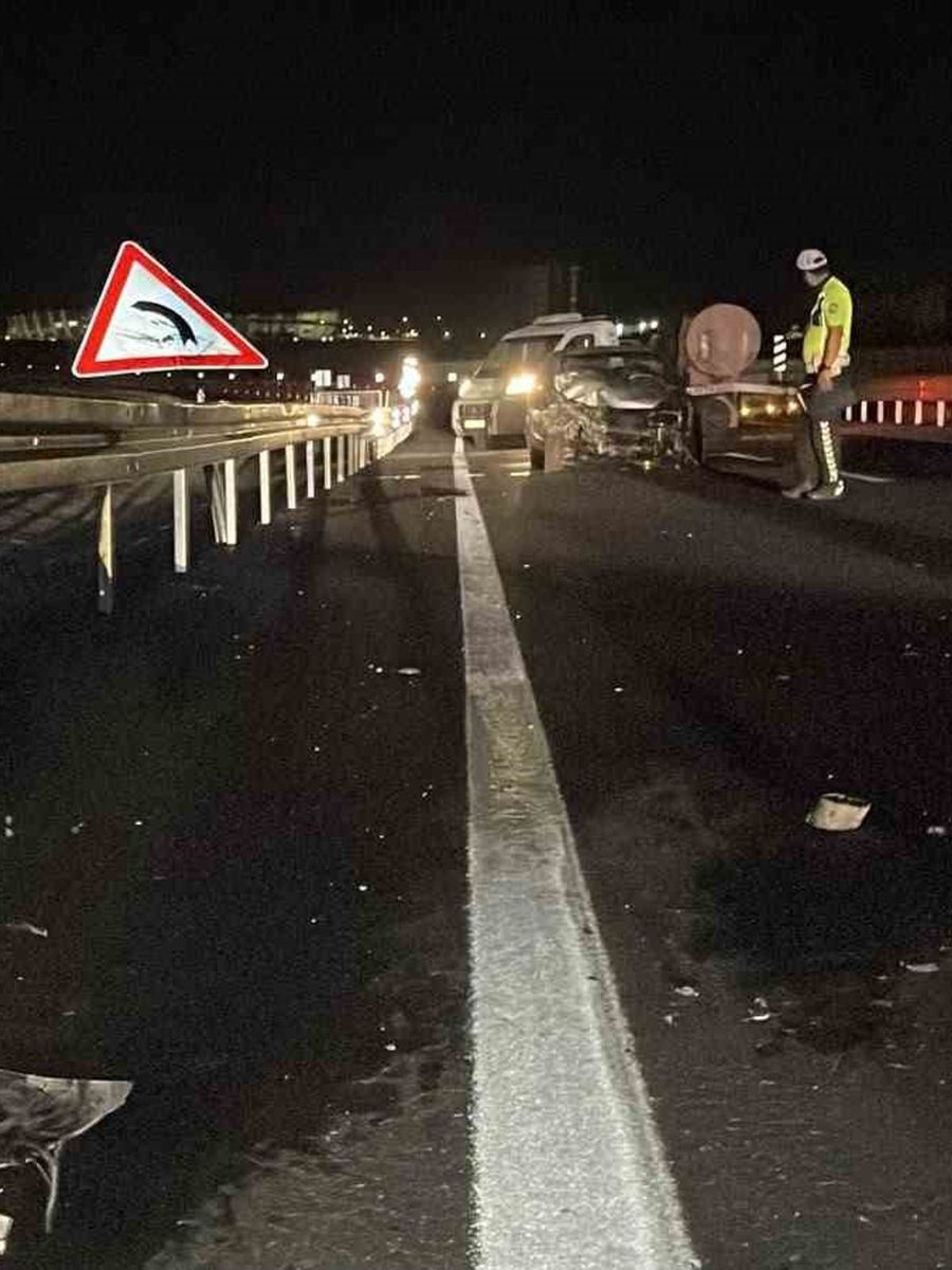 Karaman’da su tankeri otomobile çarptı: 1 yaralı