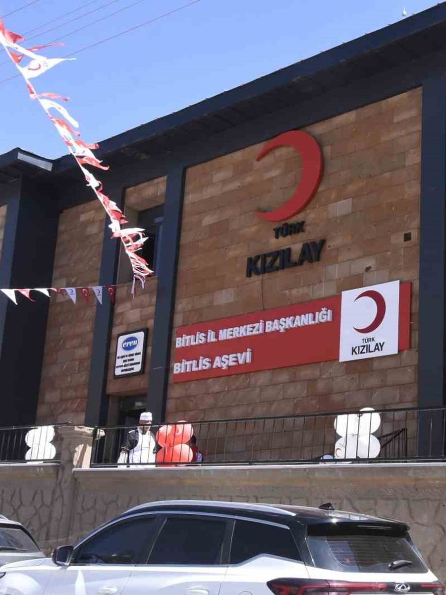 Bitlis’te Türk Kızılay Aşevi hizmete açıldı