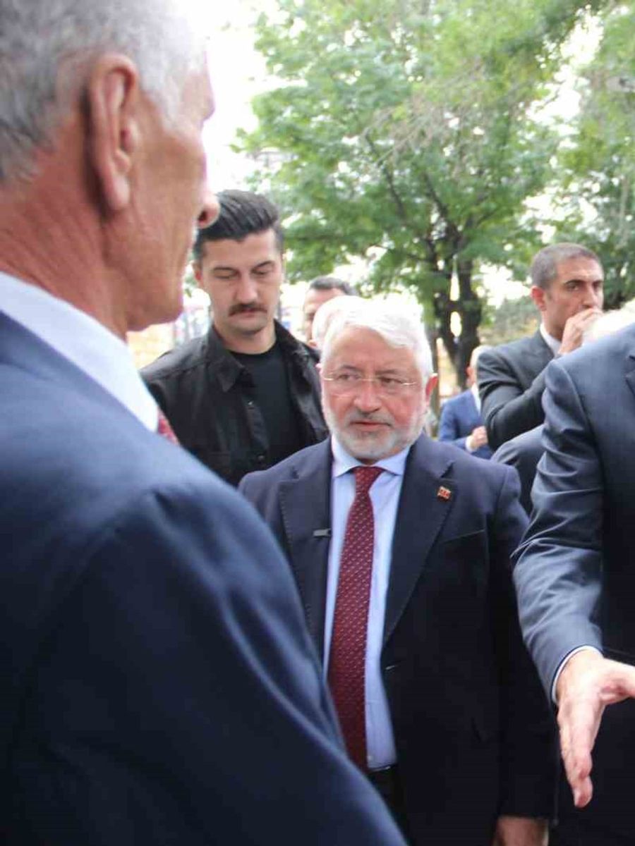 Bakan Bayraktar, Çorum’da vatandaşlarla buluştu