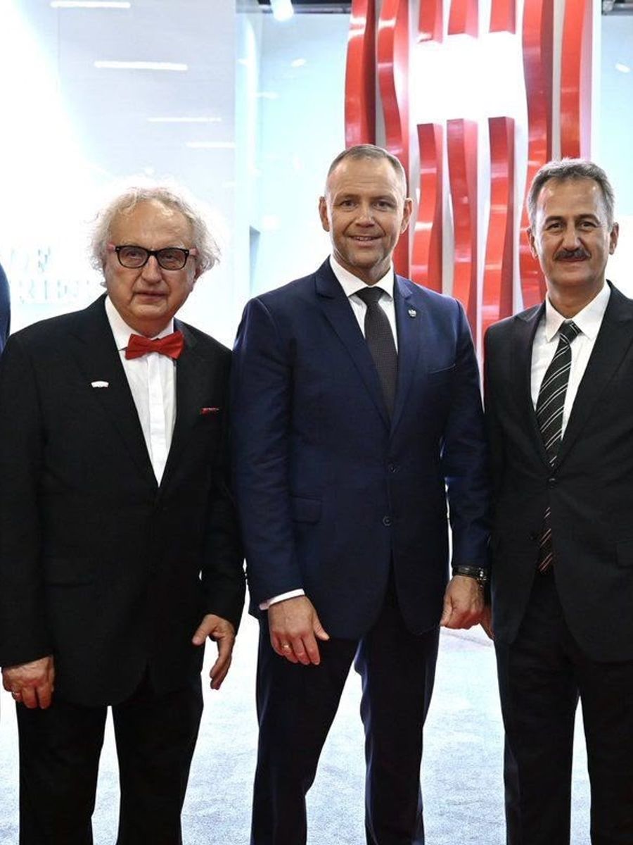 Polonya Cumhurbaşkanı Nawrocki, MSPO 2026’da Türk stantlarını ziyaret etti