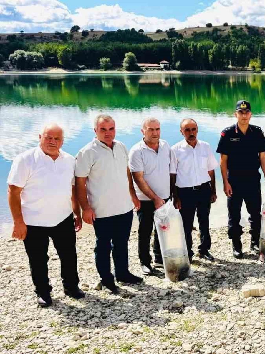 Uluköy Barajı’na 75 bin sazan yavrusu bırakıldı