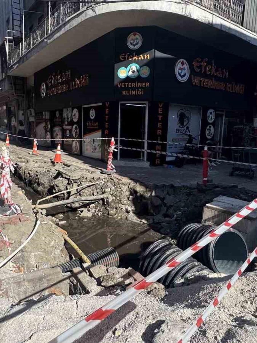 15 gün önce açılan çukur esnafı çileden çıkarttı
