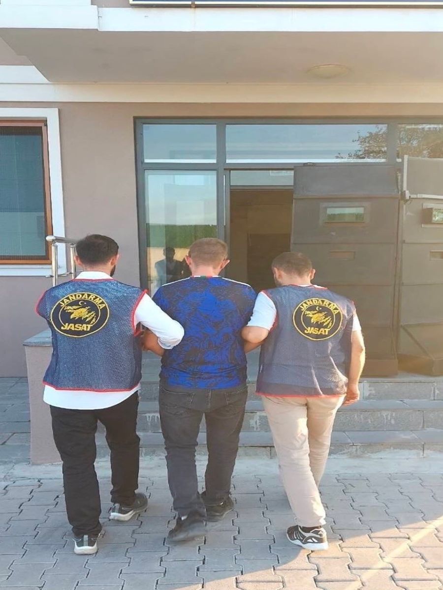 Çanakkale’de çeşitli suçlardan aranan 7 şüpheli tutuklandı