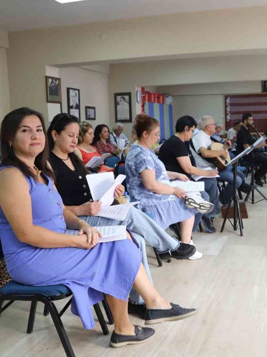 Nazilli’nin 42 yıllık korosu yeni döneme başladı