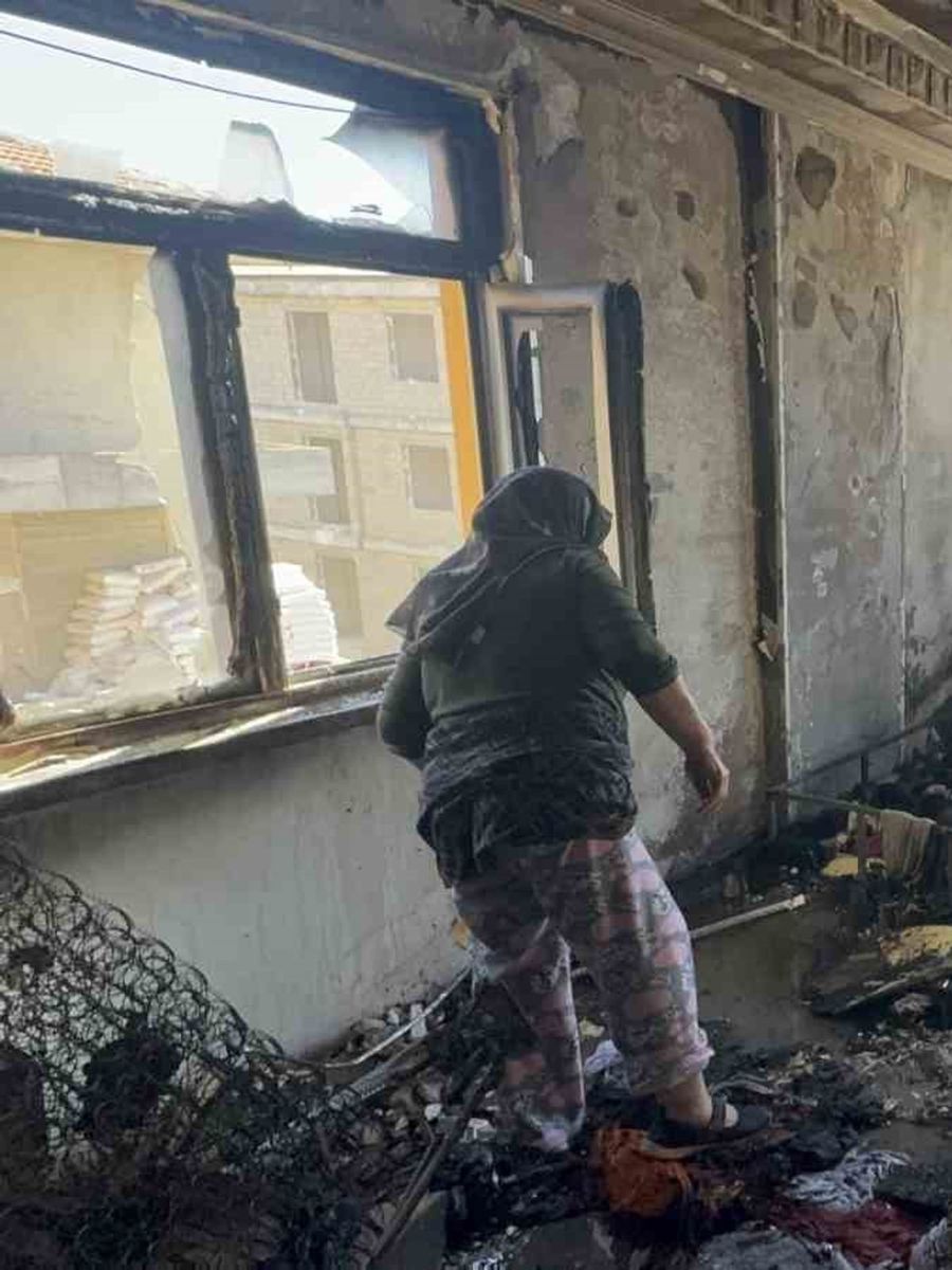 Aksaray’da çakmakla oynayan 2 yaşındaki çocuk evi yaktı