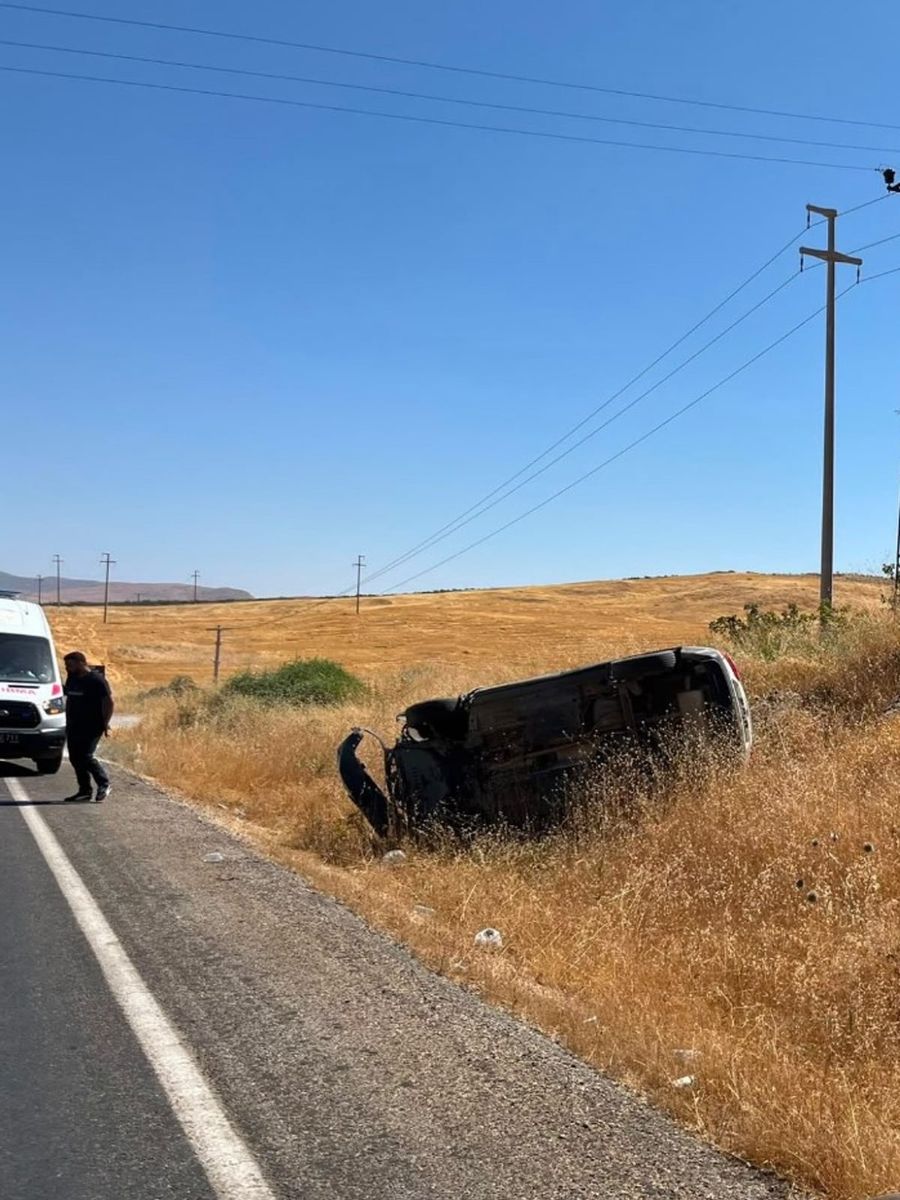 Kurtalan’da takla atan otomobilin genç sürücüsü yaralandı