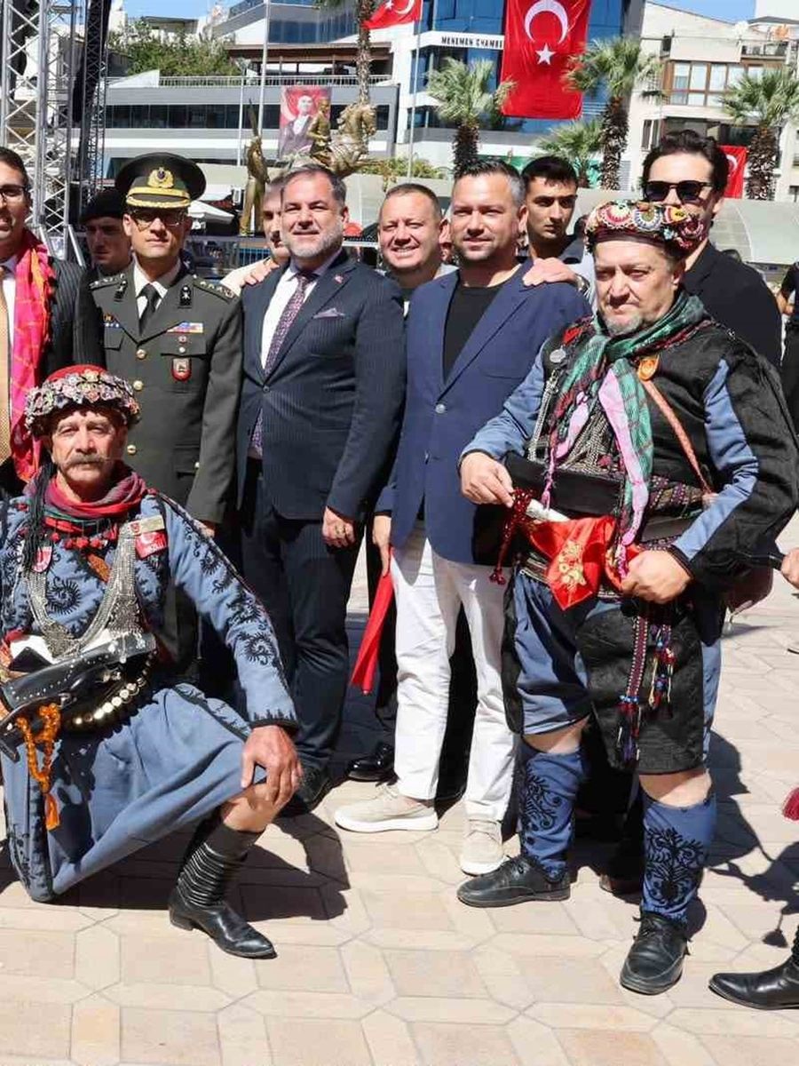 Kurtuluş coşkusu Menemen’i sardı
