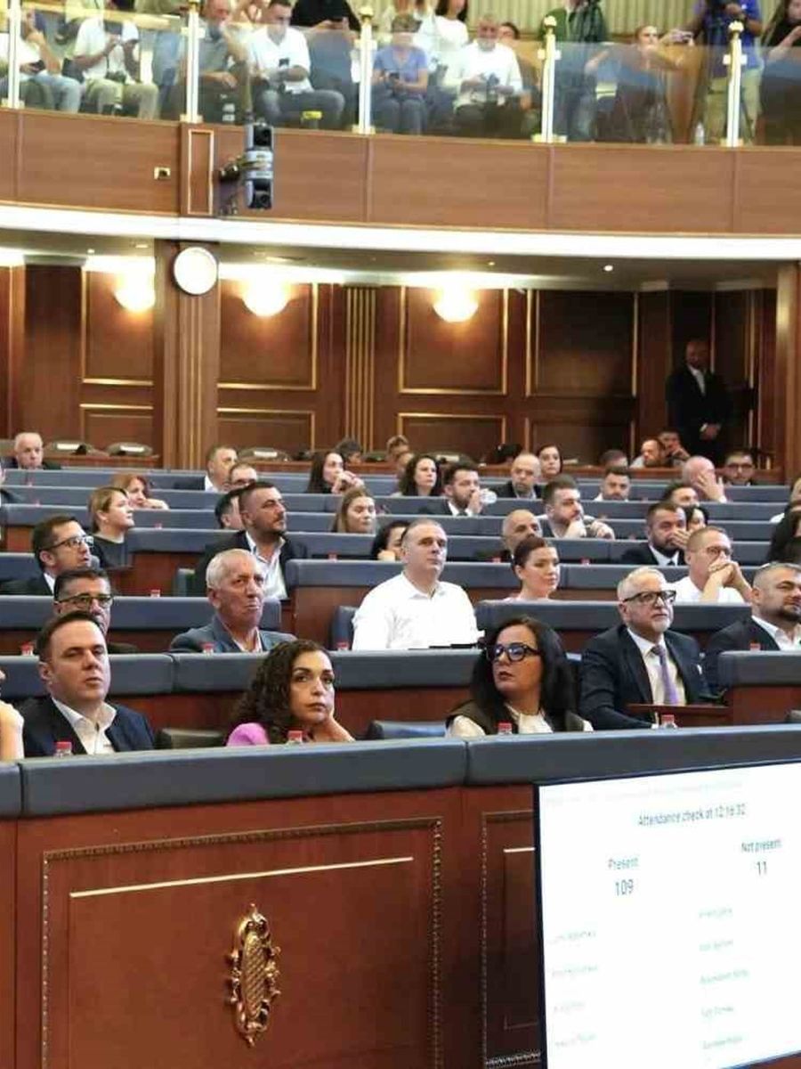 Kosova’da meclis başkanı yeniden Albulena Haxhiu oldu