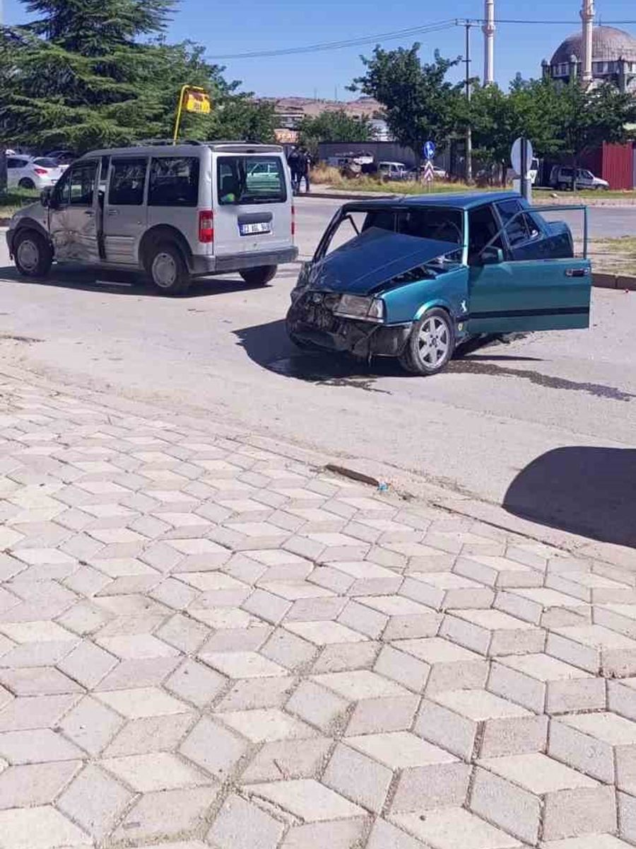 Elazığ’da trafik kazası: 2 yaralı