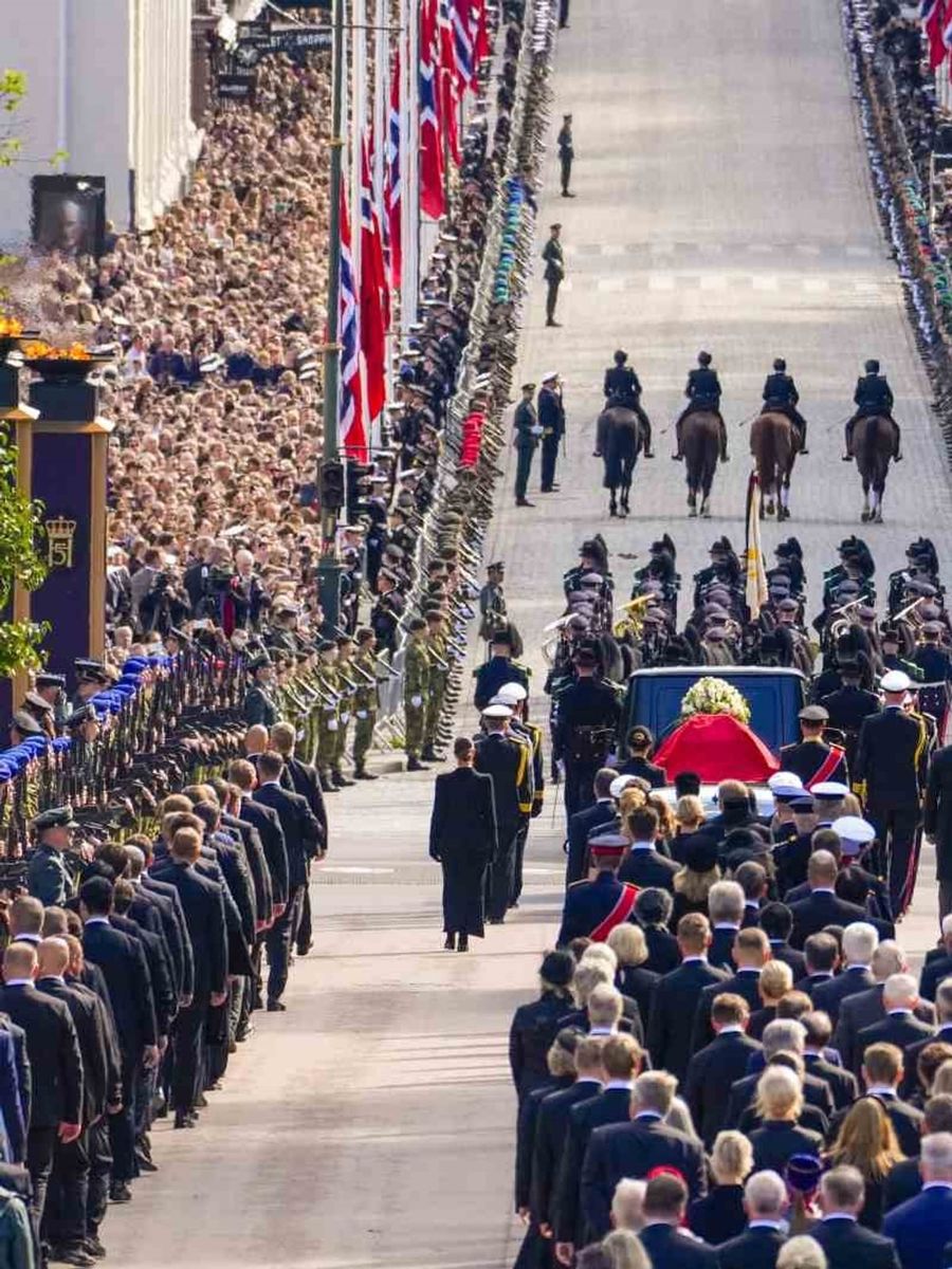 Norveç Kralı 5. Harald son yolculuğuna uğurlandı