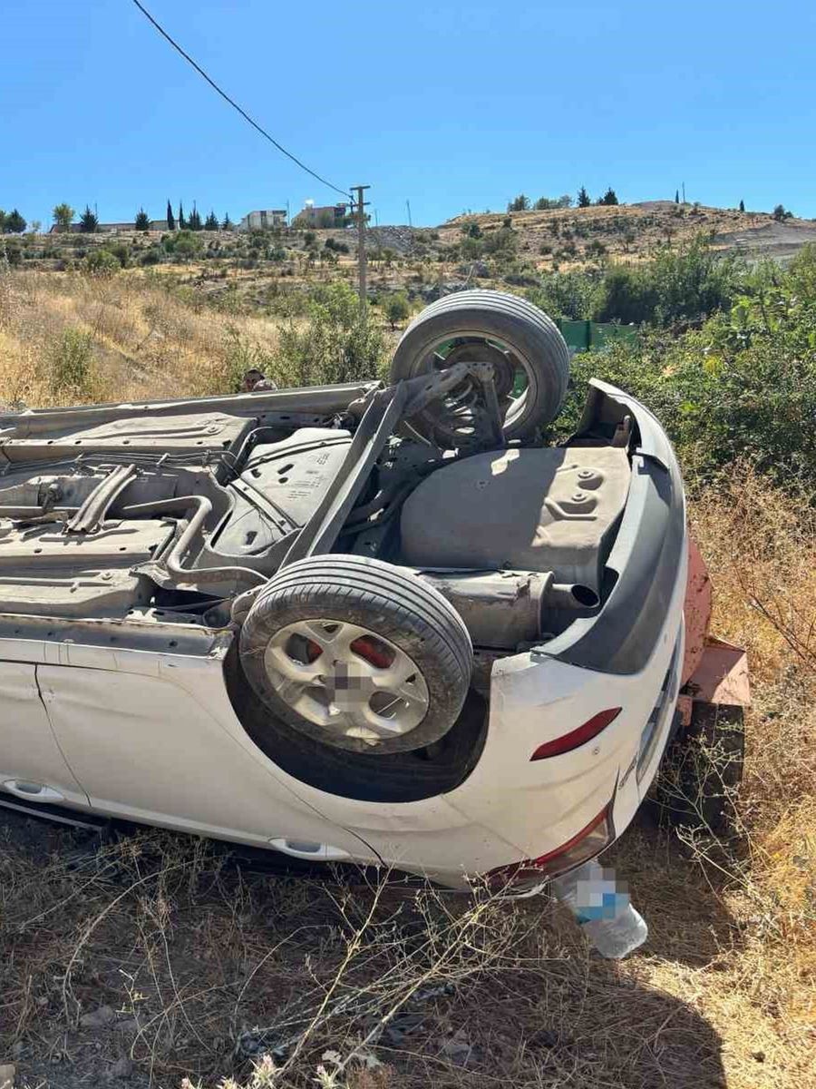 Otomobil takla attı: 2 yaralı