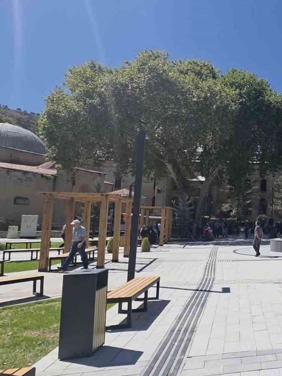 Kütahya’da tarihi doku korunarak Ulu Cami Meydanı yenilendi