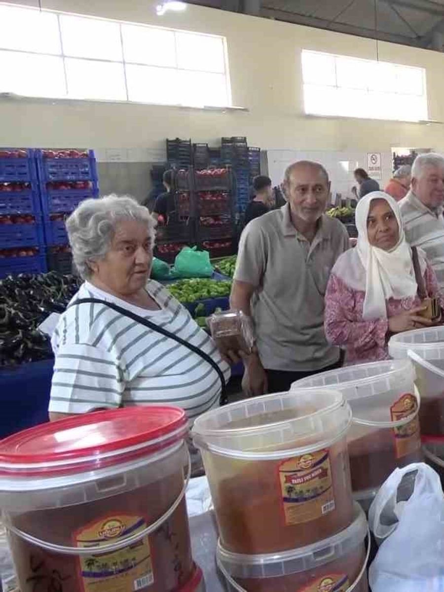 Kuru çiçek bamya pazarda gramla satılıyor: "Hızır’ın cebinden düşen bamya"
