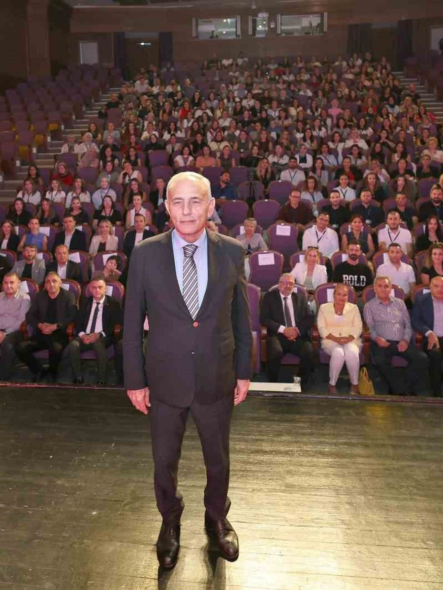 Küçükçekmece Belediyesi yeni eğitim ekosistemi "Enstitü Küçükçekmece"yi tanıttı