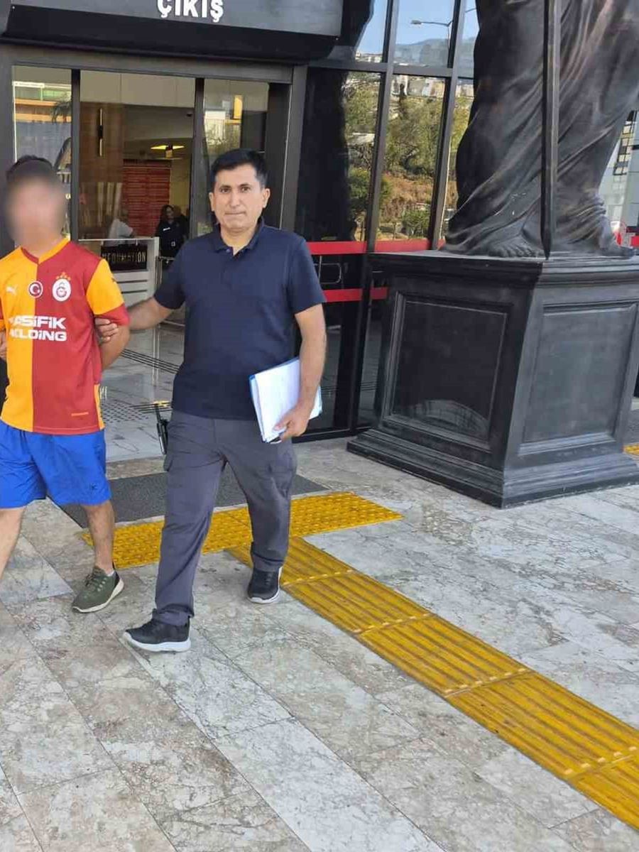 Kadın turisti bıçakla yaralama ve cinsel istismar iddiasıyla 17 yaşındaki çocuk tutuklandı