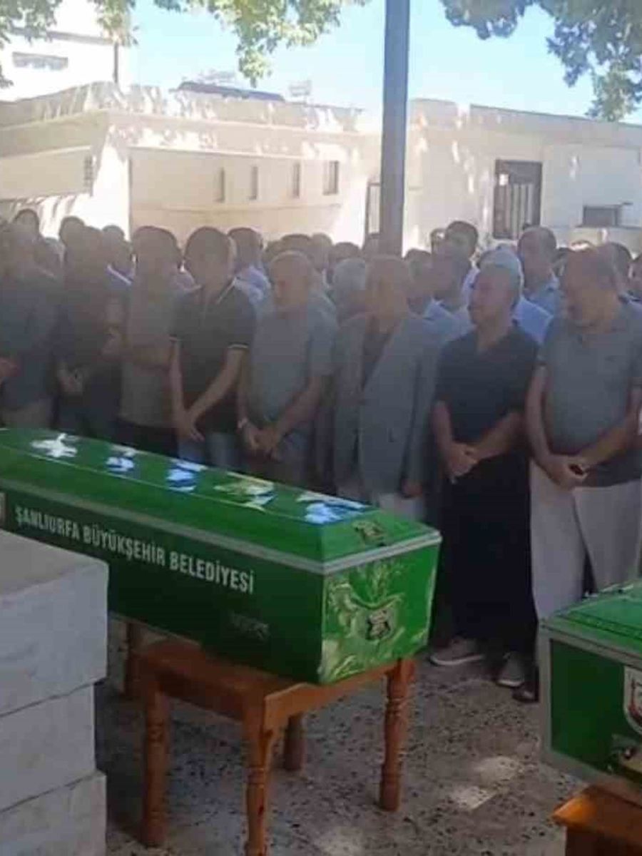 Kazada ölen aynı aileden 4 kişi defnedildi