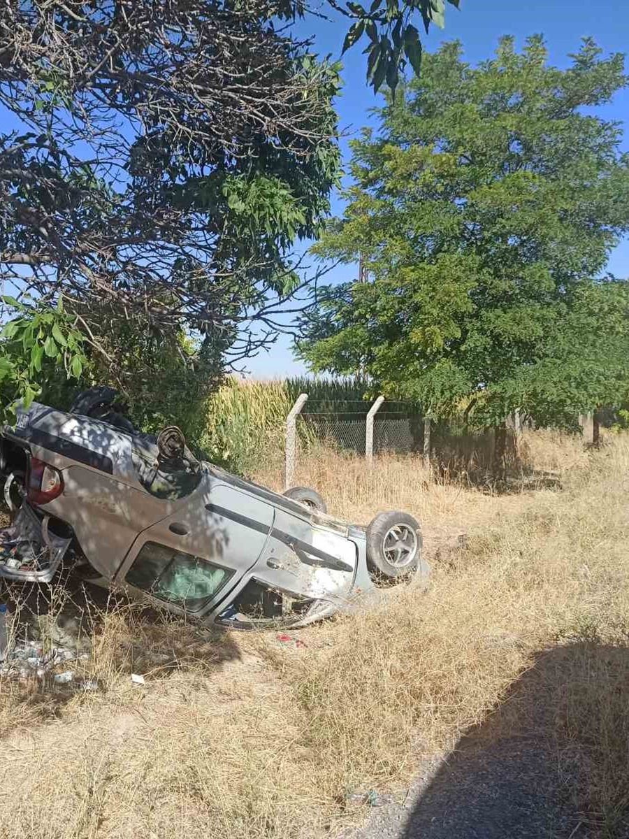 Konya’da otomobil takla attı: 2 çocuk yaralı