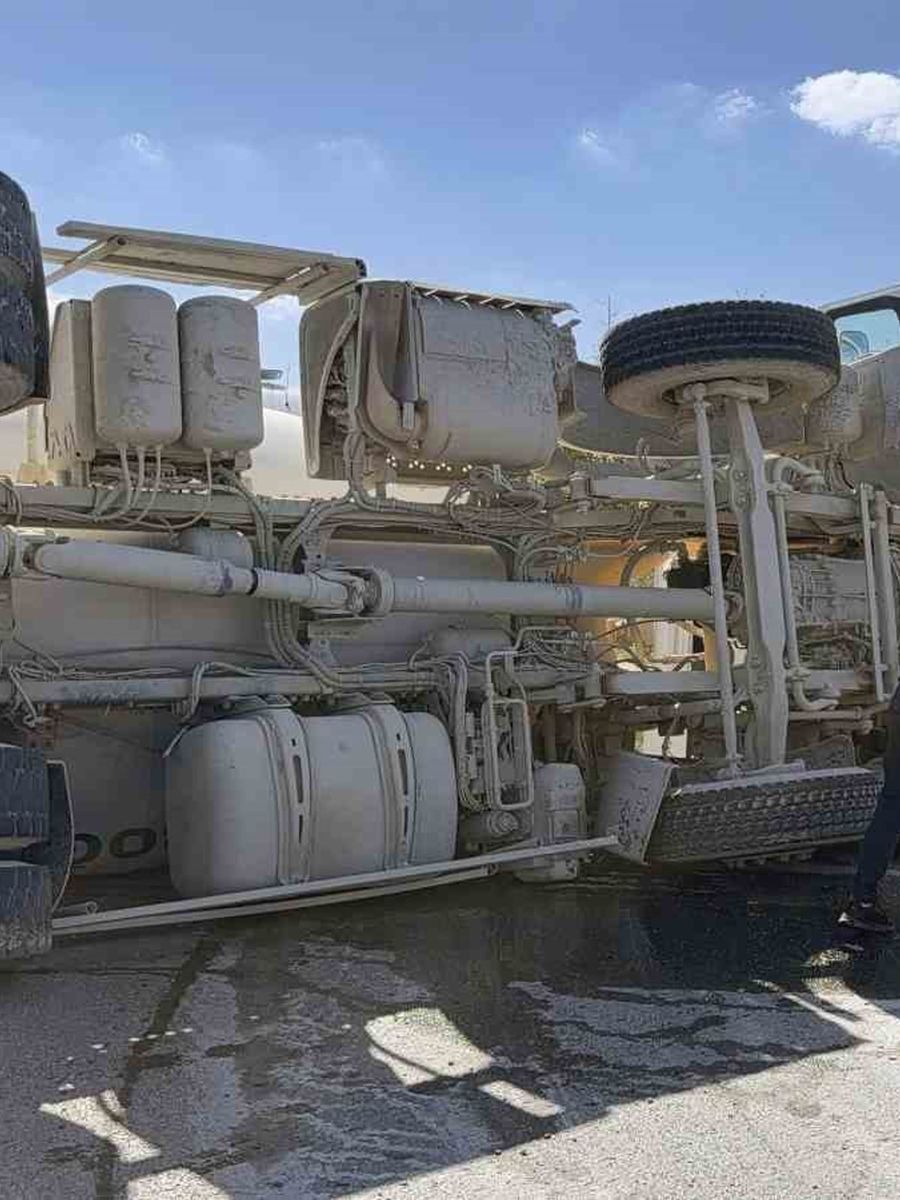 Arnavutköy’de beton mikseri dehşeti: 4 aracın karıştığı kazada 2 yaralı