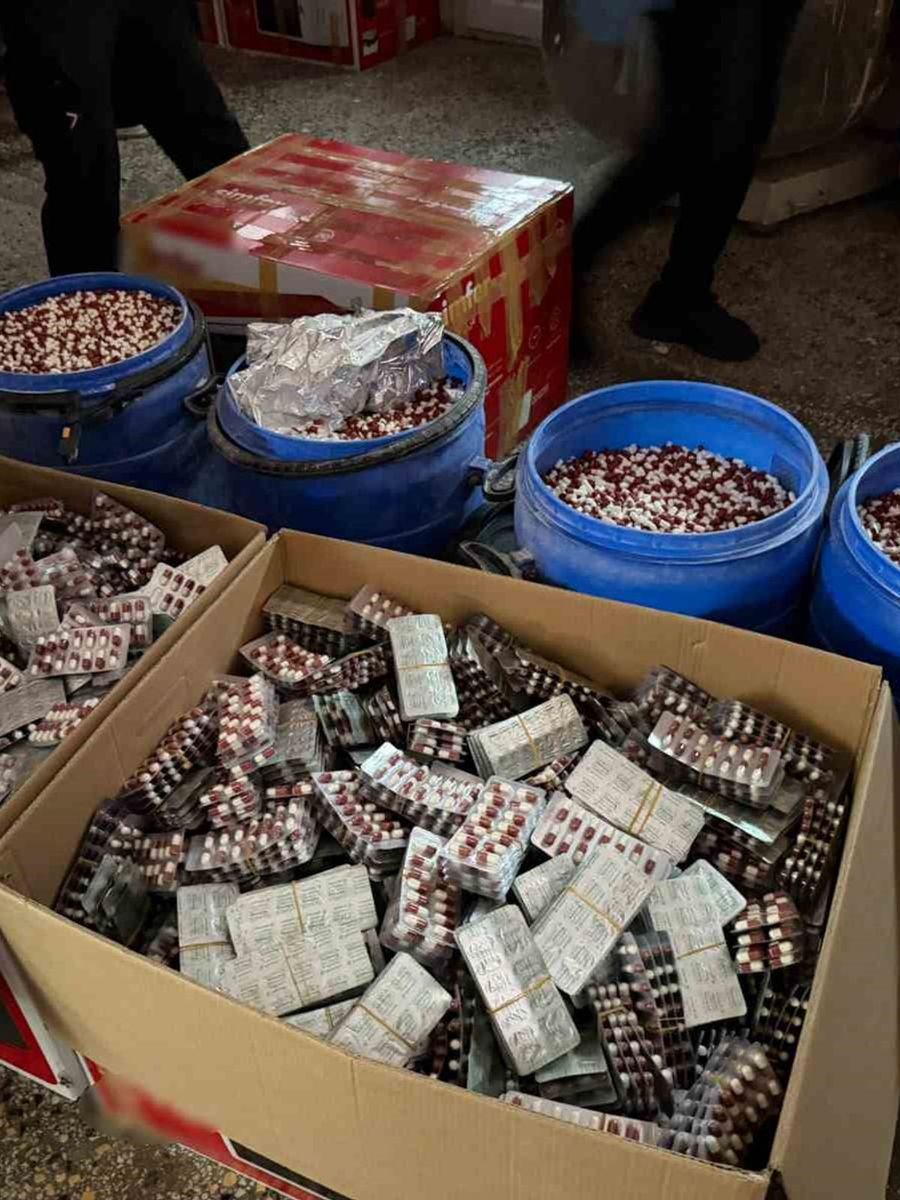 Fırında varil varil uyuşturucu hap ele geçirildi: Toplam 1 milyon 758 bin adet