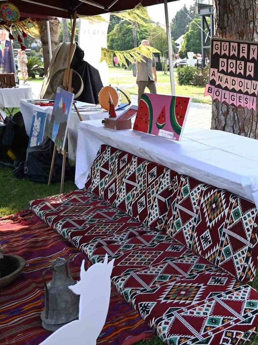 Kemer’de "Türkiye’nin yedi rengi" sergisi açıldı