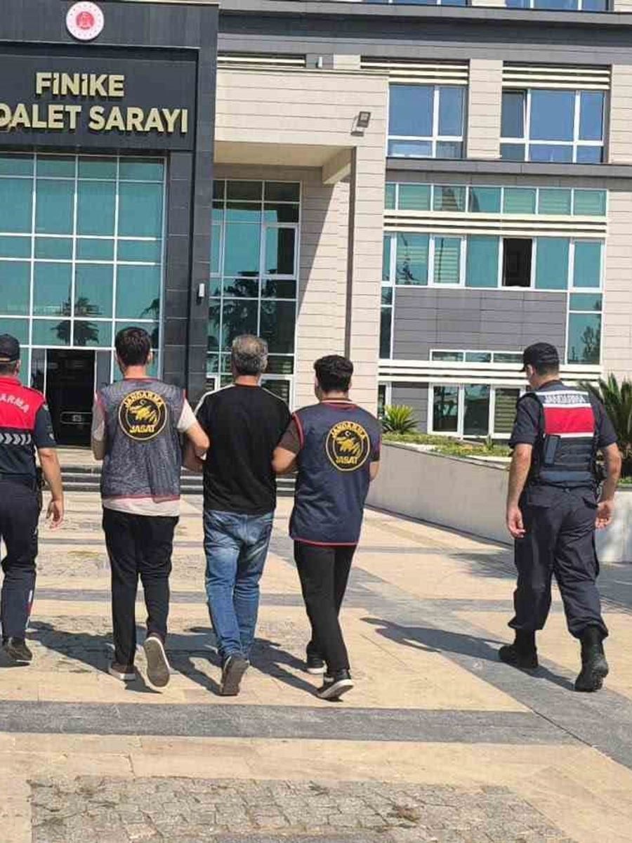 Hırsızlık suçundan 25 yıl 9 ay hapis cezası bulunan hükümlü yakalandı
