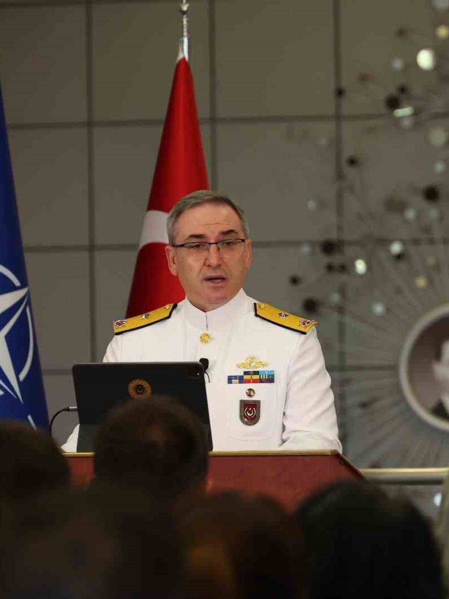 MSB Bakanlık Sözcüsü Tuğamiral Aktürk: "2 PKK’lı terörist teslim oldu"