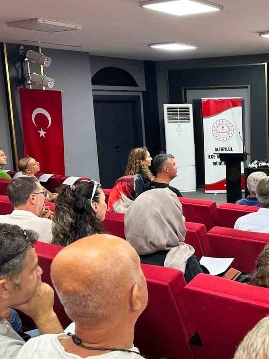 Altıeylül’de gençlerle iletişim ve rehberlik süreçleri güçleniyor