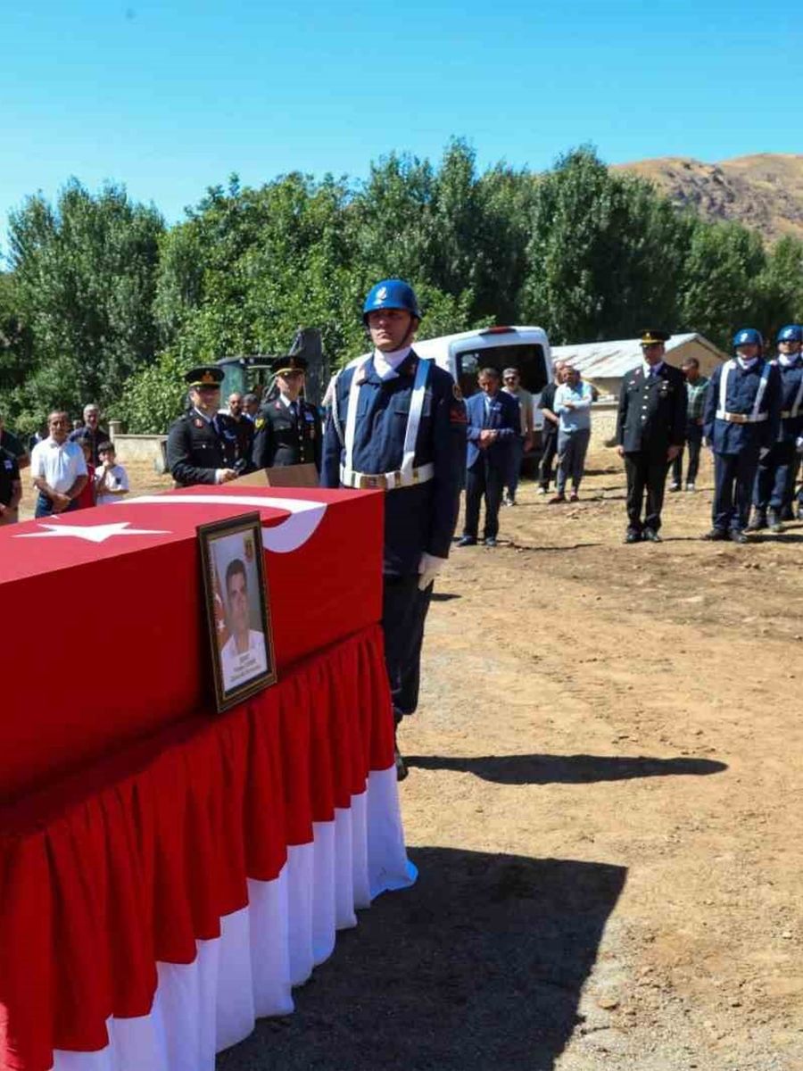 Kalp krizi geçiren güvenlik korucusu son yolculuğuna uğurlandı