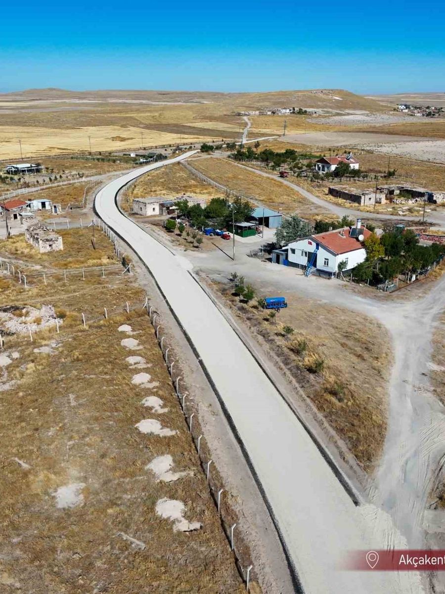 Aksaray’da köy yollarının asfaltları devam ediyor