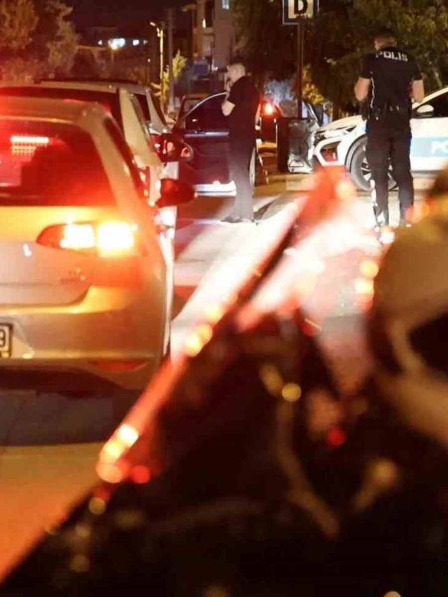Polisin uygulamasında ruhsatsız tabanca ele geçirildi