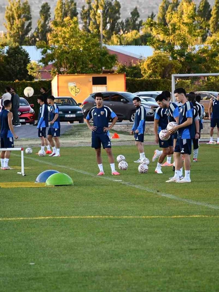 Kayserispor, İstanbulspor maçı hazırlıklarına başladı