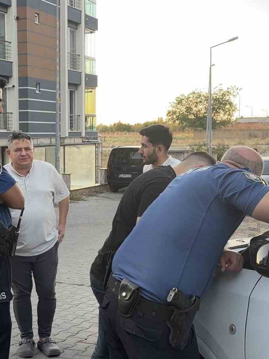 Evde uyuya kalan şahıs ekipleri harekete geçirdi: "İnanın, bıraksanız hala uyurum" dedi