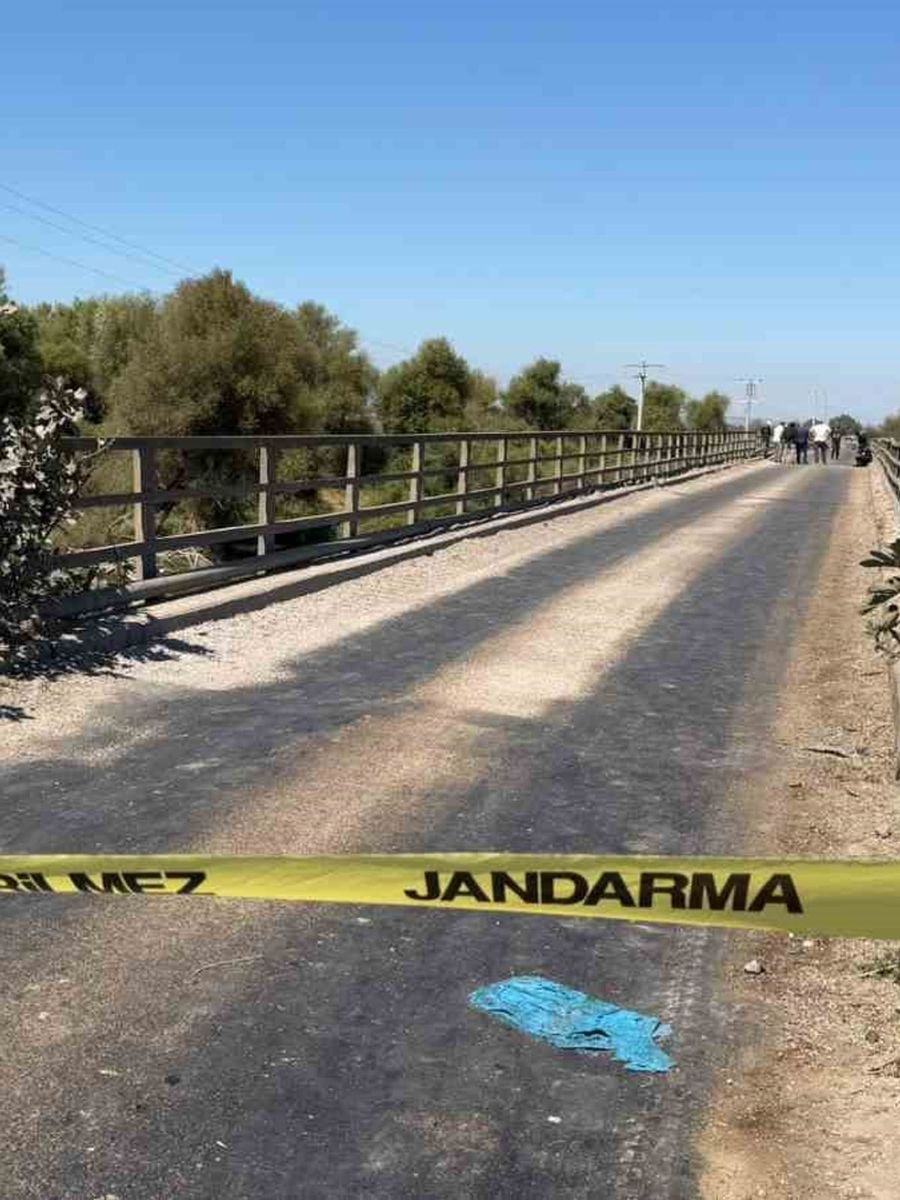 Çeltikçi köprüsü ortadan ikiye ayrıldı