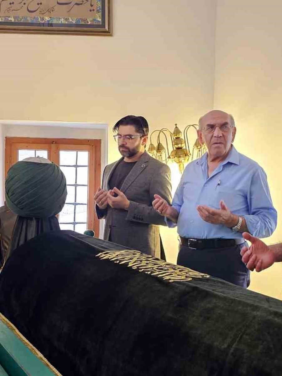 Şeyh İbrahim Tennuri Türbesi’nin puşide ve destarları yenilendi