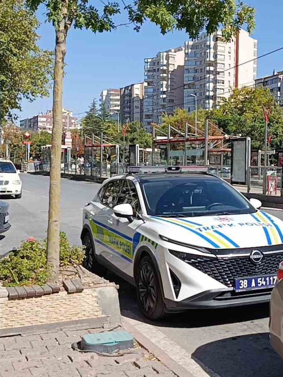 Motosikletin çarptığı yaya yaralandı