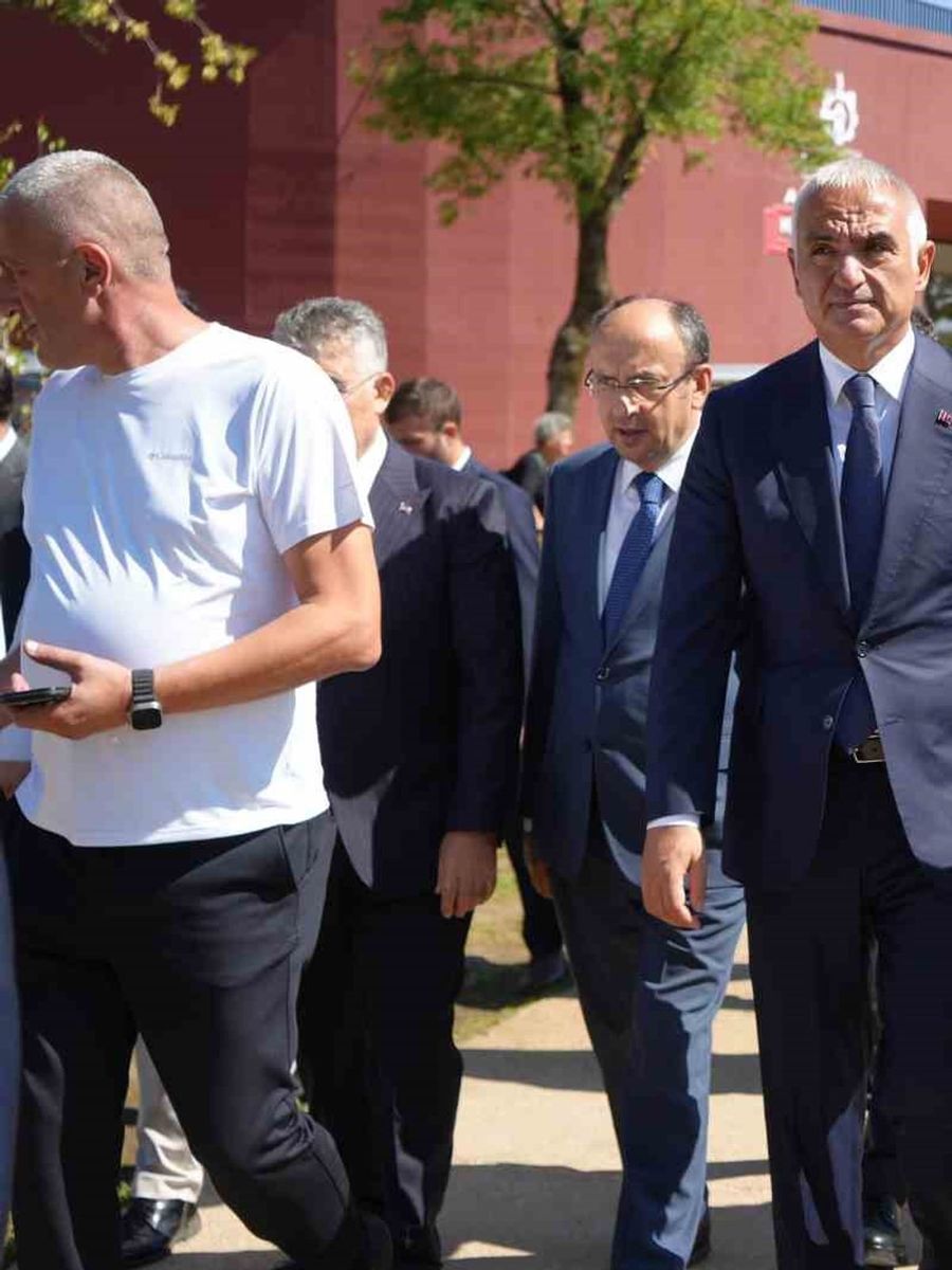 Bakan Ersoy Kocaeli’de projeleri inceledi