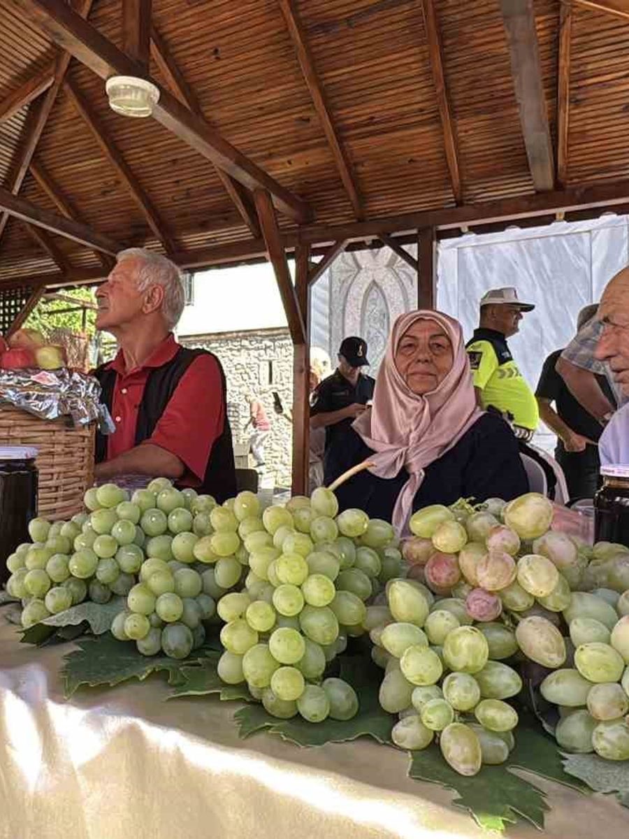 Coğrafi işaretli üzüm ve sirke geleneği Üzüm Günü’nde yaşatıldı