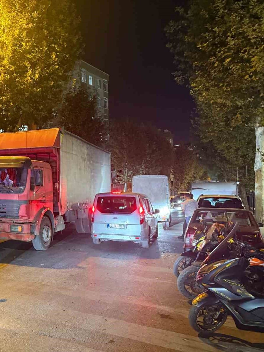 Bağcılar’da scooter kamyona çarptı: 1 ölü