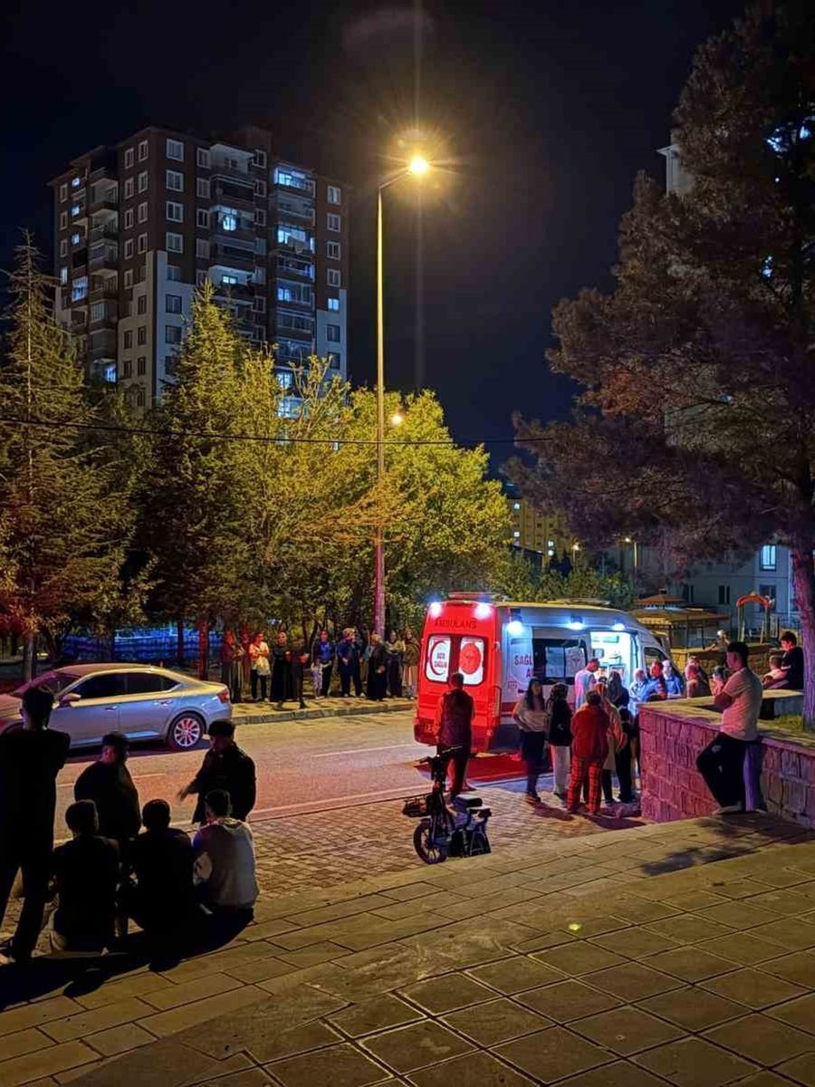 Kayseri’de parkta çocuklar arasında bıçaklı kavga: 1’i ağır 3 yaralı