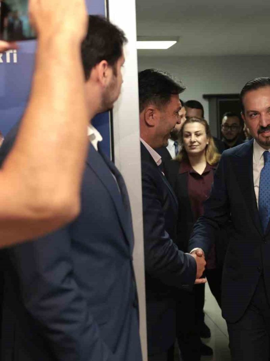 AK Parti Genel Başkan Yardımcısı Zorlu: "Ana muhalefet kendi içerisinden başka bir muhalefet çıkardı"