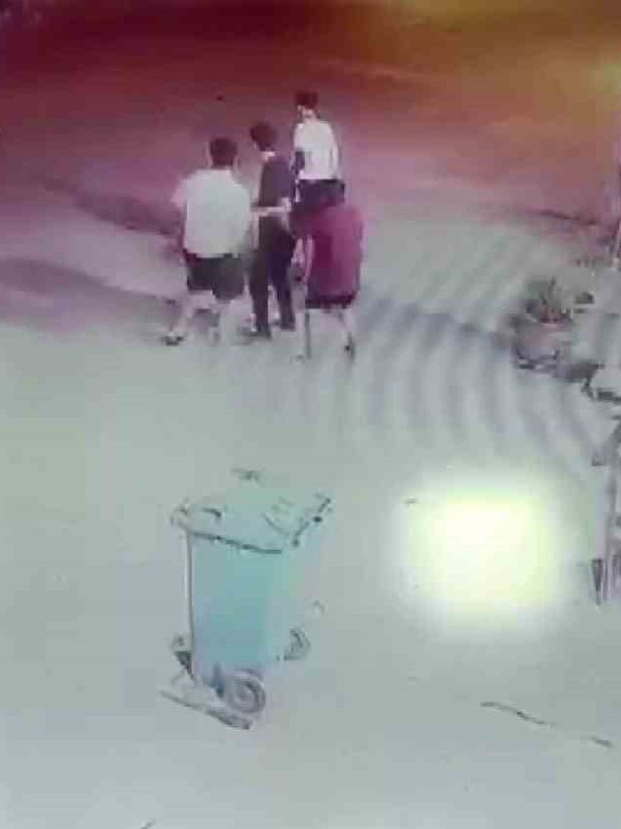 Motosikletler kafa kafaya çarpıştı