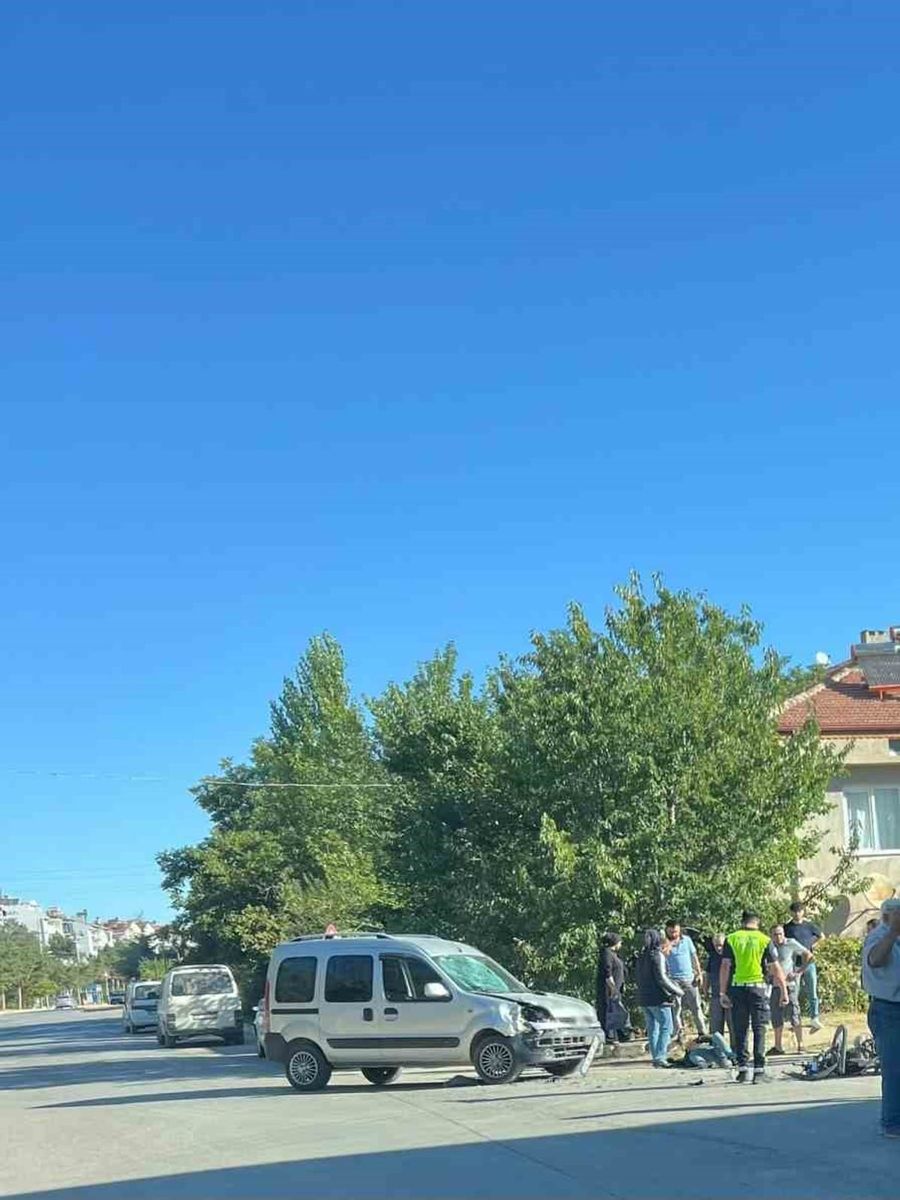 Yalvaç’ta otomobil ile motosiklet çarpıştı: 1 yaralı