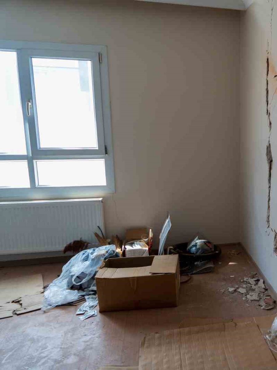 Manisa’da korkutan apartman
