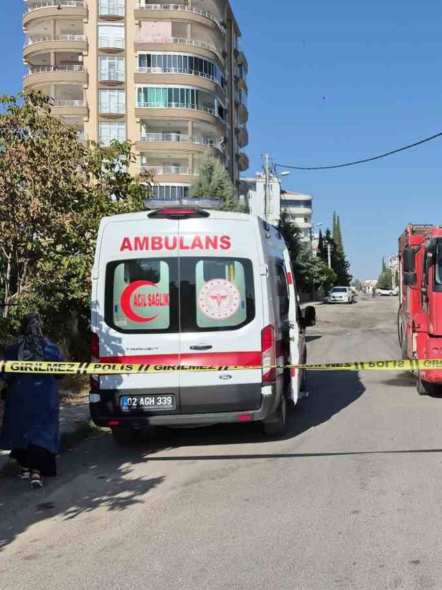Yangında 3 kişi dumandan etkilendi